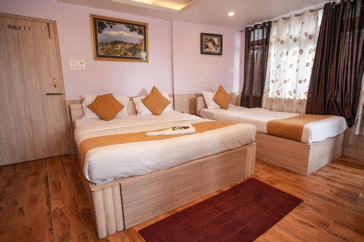 SUPER DELUXE TRIPLE BED - Photo 1