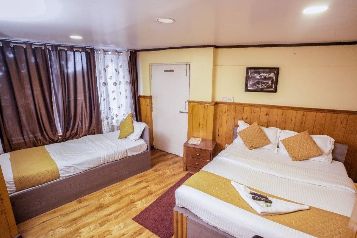 SUPER DELUXE TRIPLE BED - Photo 2