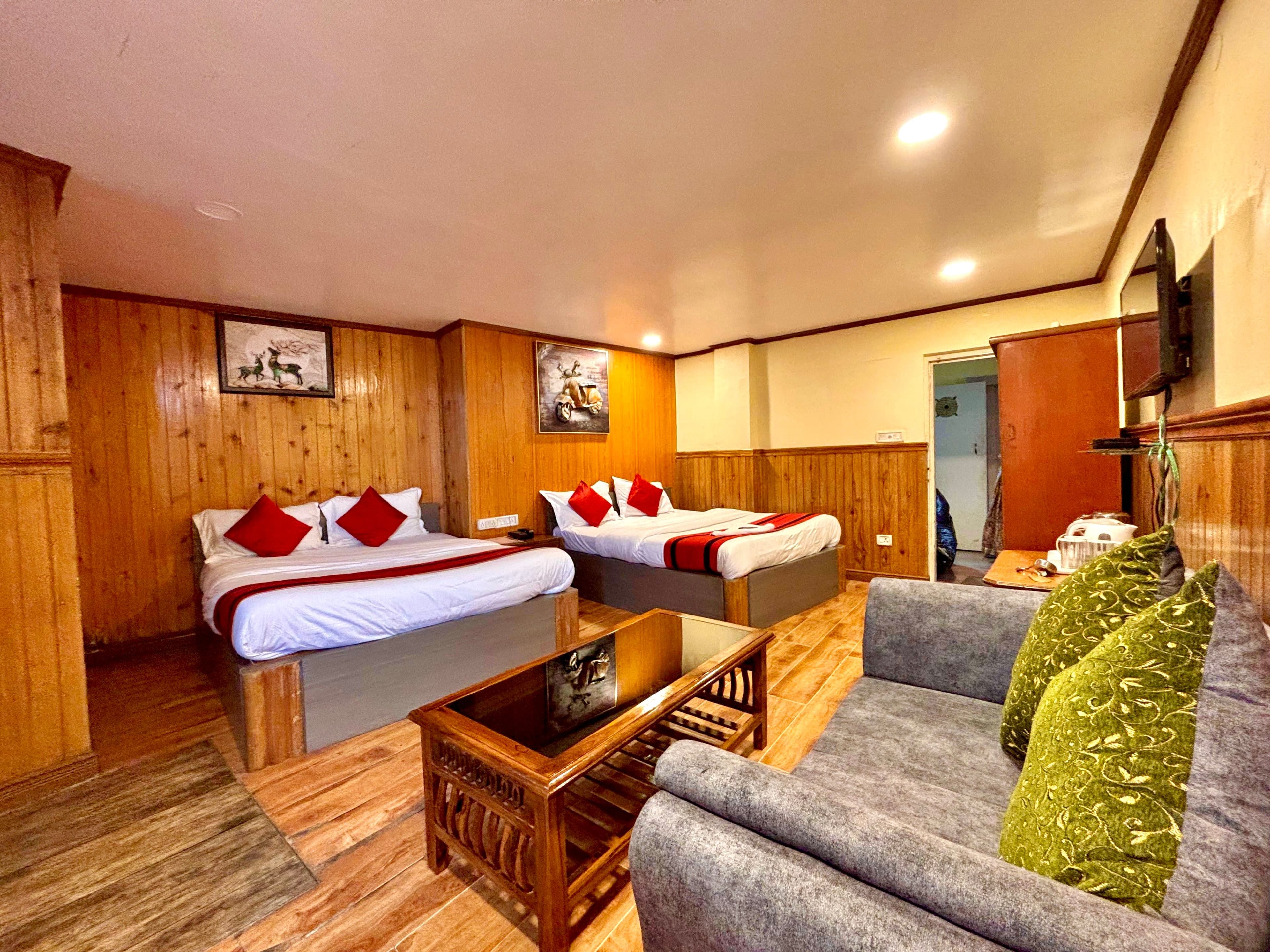 SUPER DELUXE FOUR BED - Photo 1