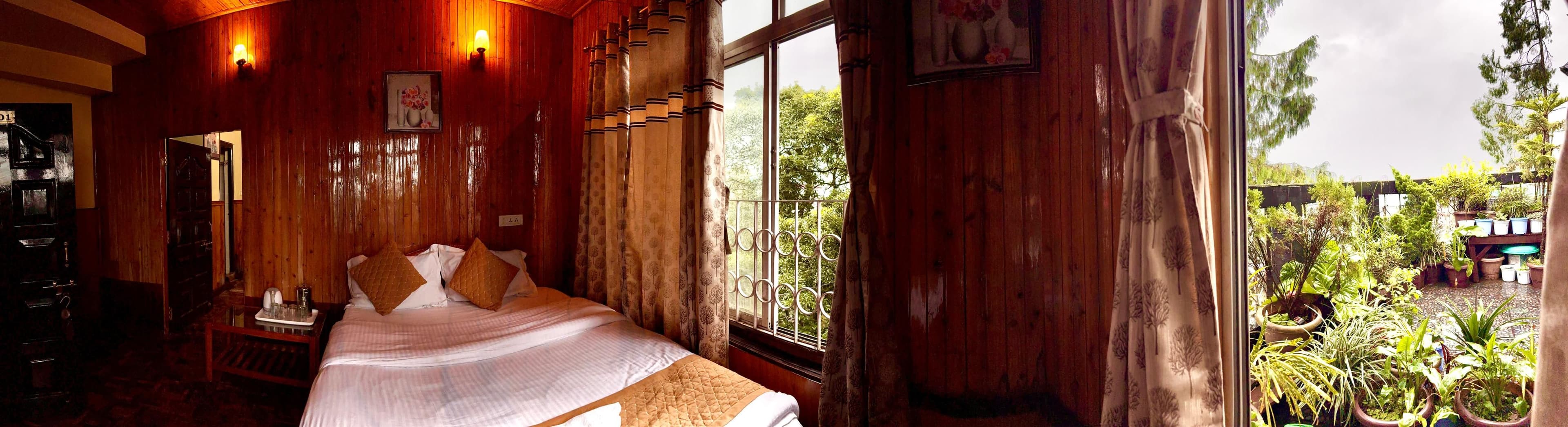 EXECUTIVE FAMILY SUITE