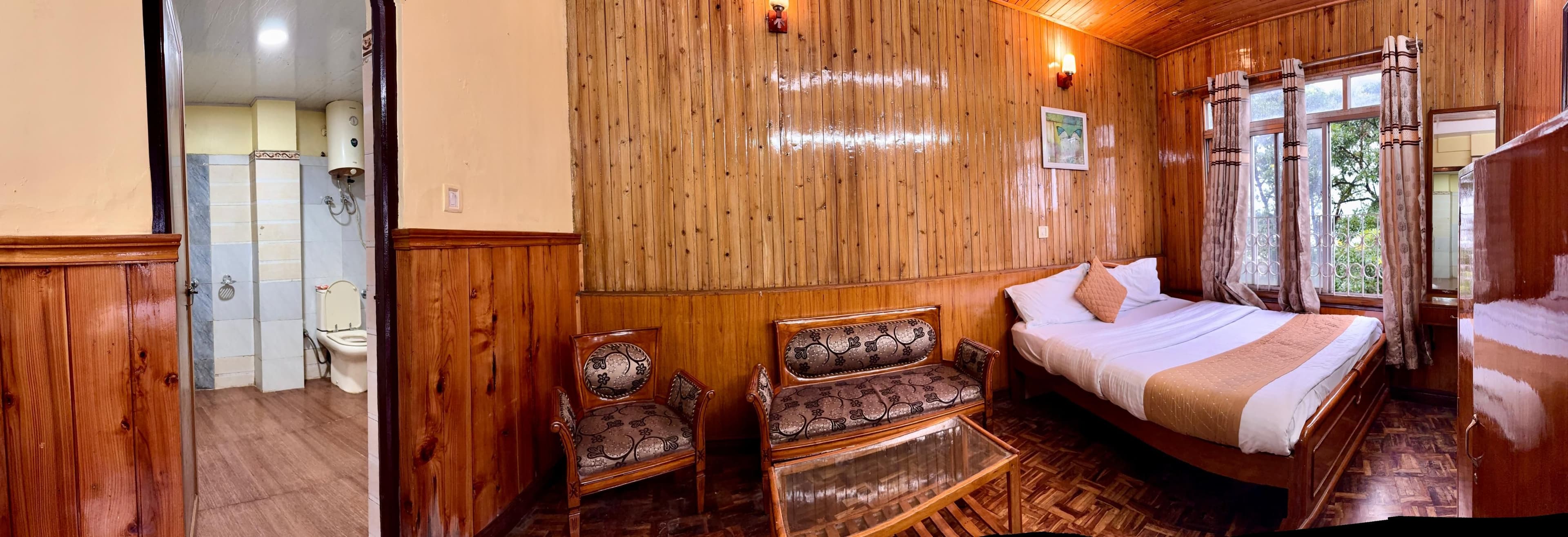EXECUTIVE FAMILY SUITE